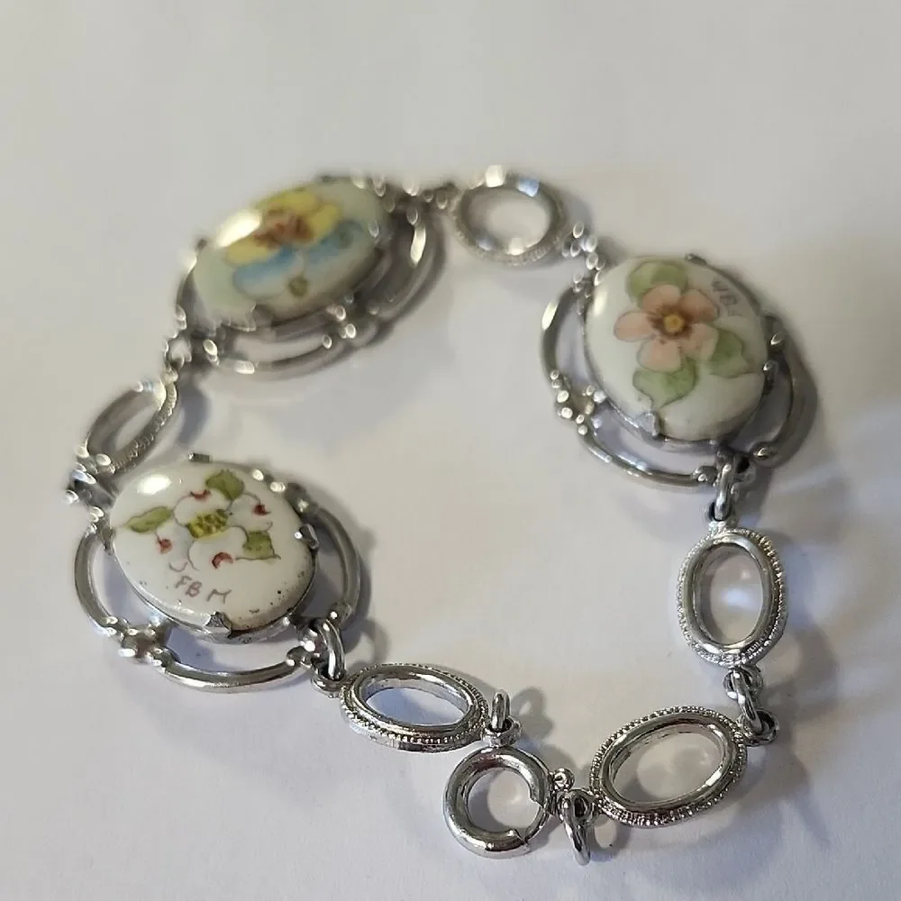 Vintage Floral Silver Bracelet